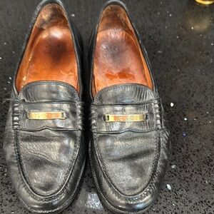 Gucci Black Leather Loafers with Gold Accent